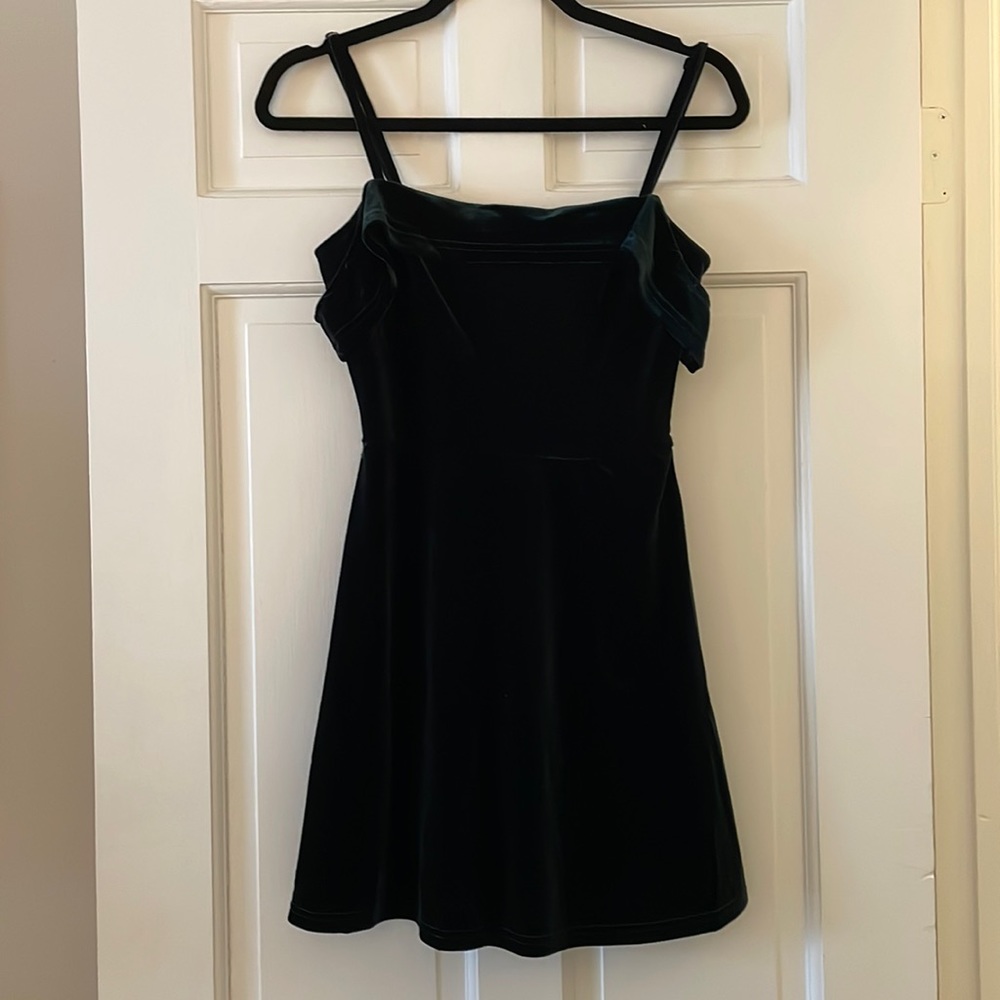 Emerald Velvet Off-the-Shoulder A-Line Dress